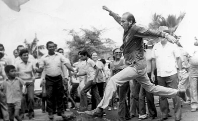 Foto de Carlos Andrés Pérez que se hiciera famosa de la campaña electoral de 1973. Fotografía del archivo Cadena Capriles.