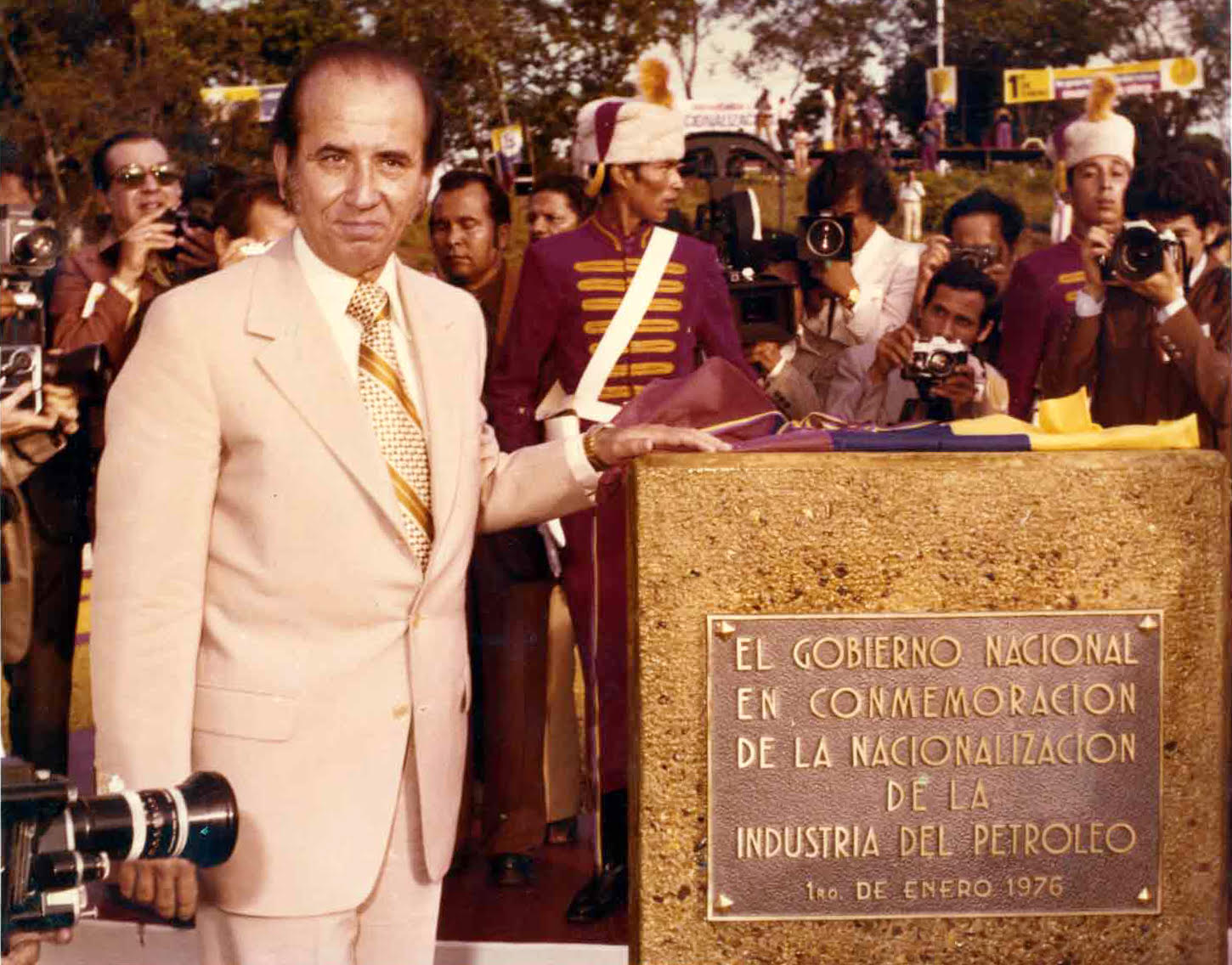 Carlos Andrés Pérez, el día de la nacionalización del petróleo, el 1 de enero de 1976. Imagen del Archivo Fotografía Urbana.