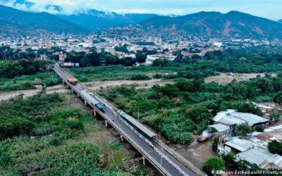 APERTURA DE FRONTERAS Y RELACIONES DIPLOMATICAS CON COLOMBIA